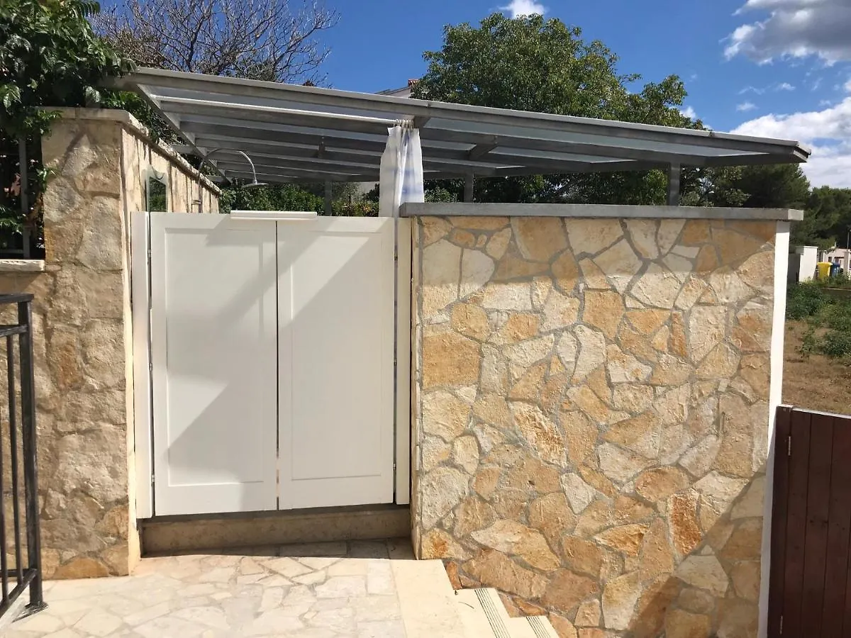 Vale Lunga Apartments Πούλα 0*,  Κροατία