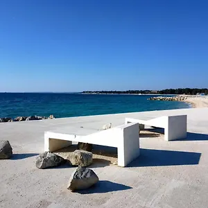 Abelia Sea View Pola