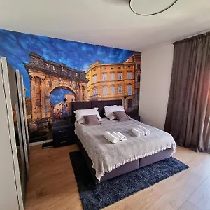 Stivi Luxury Pola